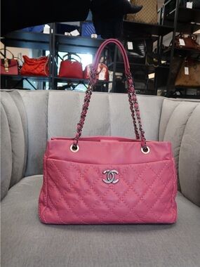CHANEL Pink Quilted Leather Shoulder Bag with Chain Straps